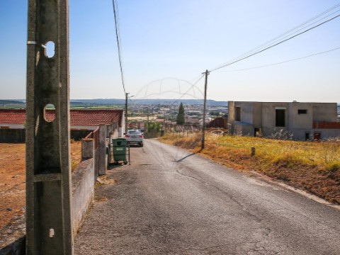 Terreno em Alenquer (Santo Estêvão e Triana), Alenquer