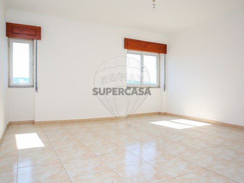 Appartement 2 kamers Op Carregado e Cadafais, Alenquer