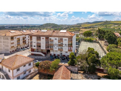 Apartamento T2 em Carregado e Cadafais, Alenquer