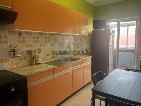 Apartamento T2 em Amora, Seixal