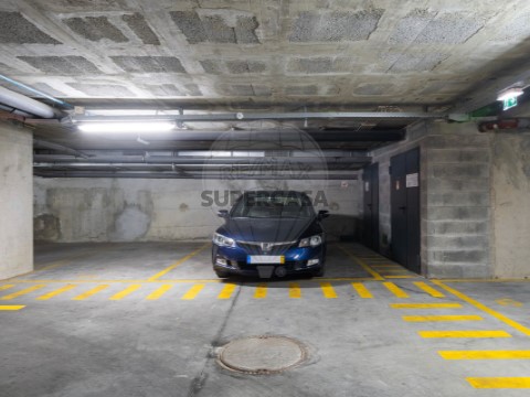 Garagem em Sacavém e Prior Velho, Loures