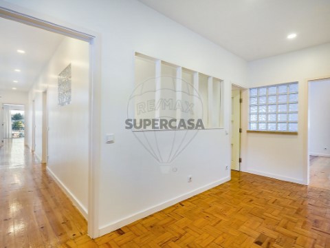 Moradia T4 em Alcobaça e Vestiaria, Alcobaça