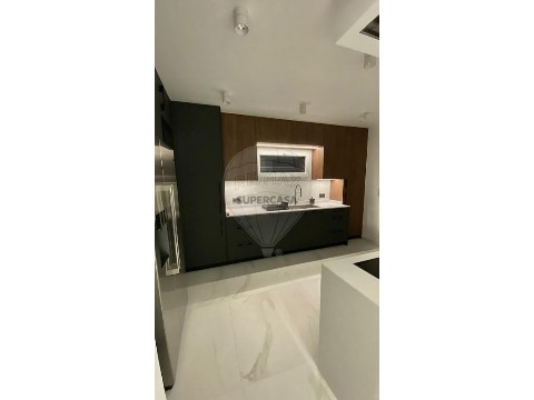 Moradia T5 em Ramada e Caneças, Odivelas