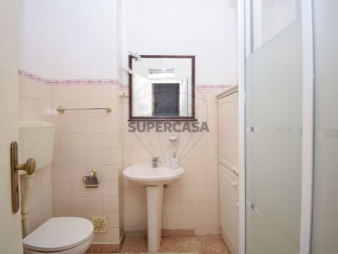 Apartamento T2 em Camarate, Unhos e Apelação, Loures