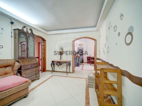 Apartamento T3 em Massamá e Monte Abraão, Sintra