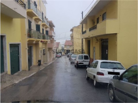 Terreno em Camarate, Unhos e Apelação, Loures