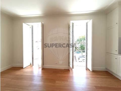 Apartamento T2 em Campo de Ourique, Lisboa