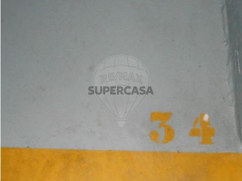 Garagem em Avenidas Novas, Lisboa
