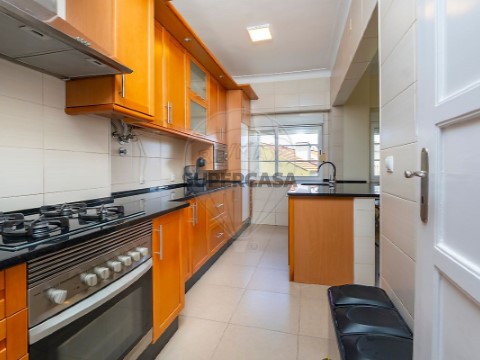 Apartamento T4 em Penha de França, Lisboa