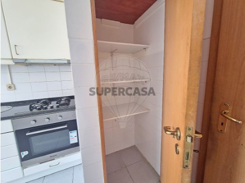 Apartamento T2 em Mina de Água, Amadora