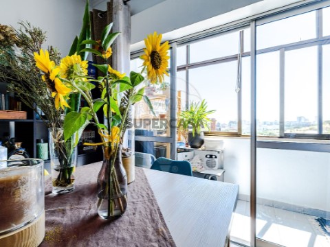 Apartamento T1 em Carnaxide e Queijas, Oeiras