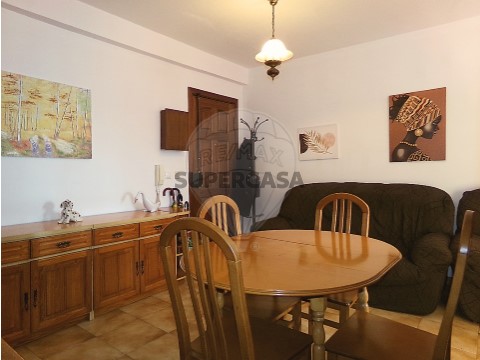 Apartamento T2 em Santo António da Charneca, Barreiro