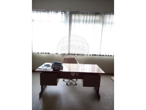 Bureau au União Freguesias Santa Maria, São Pedro e Matacães, Torres Vedras