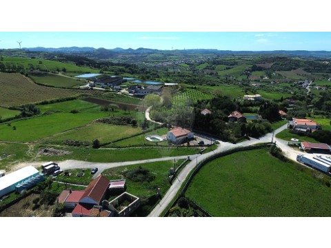 Moradia T4 em Santo Quintino, Sobral de Monte Agraço
