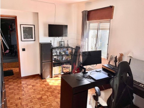 Apartamento T3 em Mina de Água, Amadora