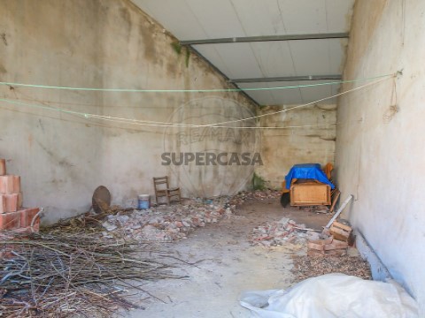 Moradia T2 em Campelos e Outeiro da Cabeça, Torres Vedras