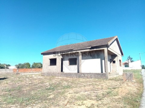 Moradia T2 em Abitureiras, Santarém