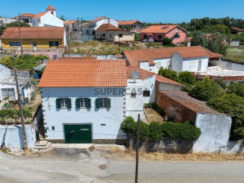Moradia T2 em Achete, Azoia de Baixo e Póvoa de Santarém, Santarém