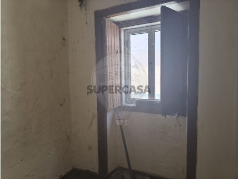 Moradia T2 em Arneiro das Milhariças, Santarém