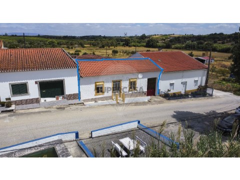 Moradia T3 em Alcanhões, Santarém