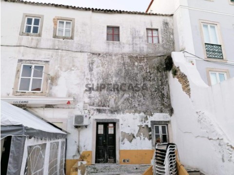 Prédio em Cidade de Santarém, Santarém