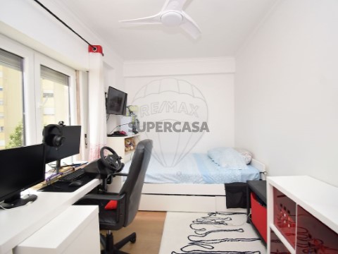 Apartamento T3 em Santo António dos Cavaleiros e Frielas, Loures
