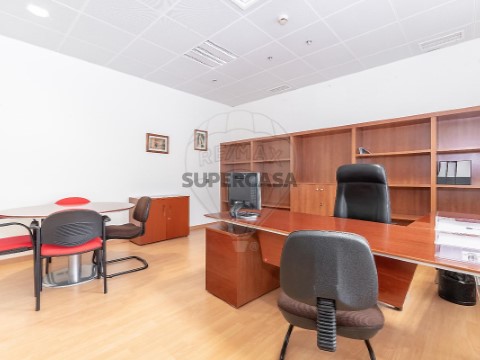 Escritório em Póvoa de Santa Iria e Forte da Casa, Vila Franca de Xira