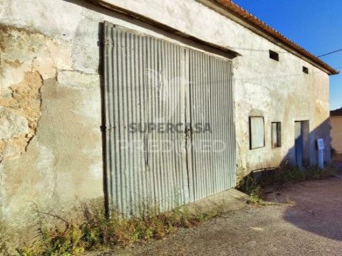 Comercial em Brogueira, Parceiros de Igreja e Alcorochel, Torres Novas