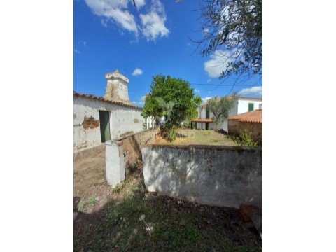 Moradia T8 em Redondo, Redondo