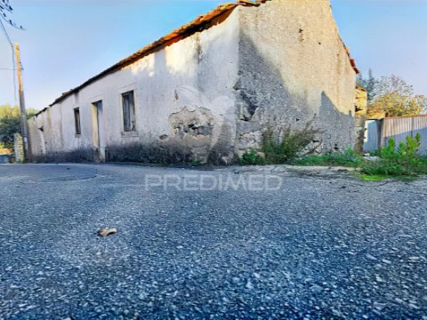 Moradia T3 em Malhou, Louriceira e Espinheiro, Alcanena