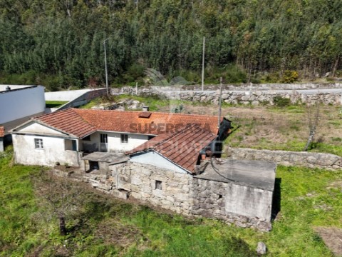 Moradia T3 em Arnoso (Santa Maria e Santa Eulália) e Sezures, Vila Nova de Famalicão