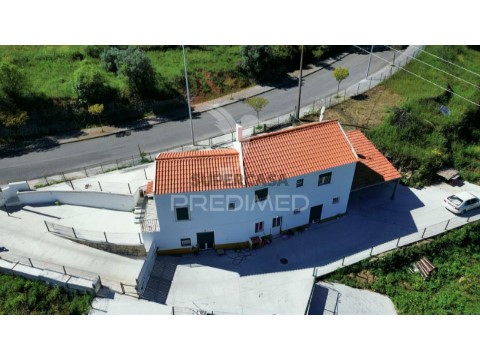 Moradia T5 em Alcanena e Vila Moreira, Alcanena