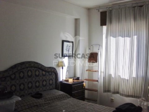 Apartamento T4 em Alfragide, Amadora