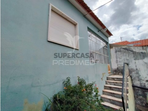 Moradia T2 em Alcanede, Santarém