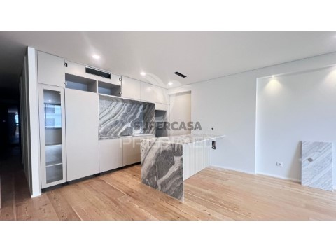 公寓 2 卧室 在 Creixomil, Guimarães