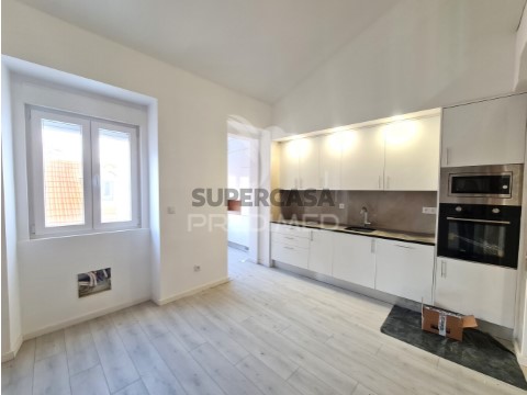Apartamento T3 em São Domingos de Benfica, Lisboa