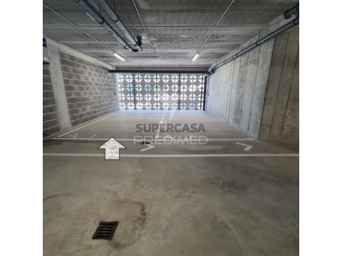 Garage Op Canidelo, Vila Nova de Gaia