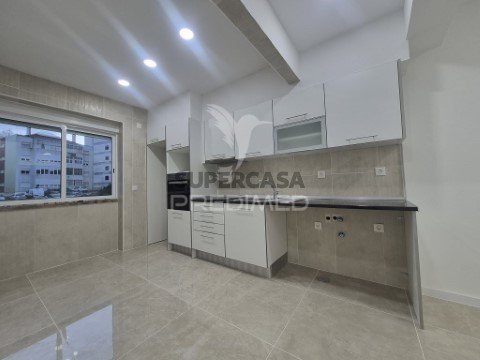 Apartamento 2 habitaciones en Almada, Cova da Piedade, Pragal e Cacilhas, Almada