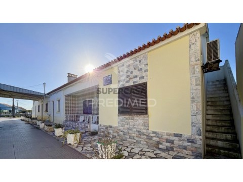 Moradia T4 em Atalaia e Alto Estanqueiro-Jardia, Montijo