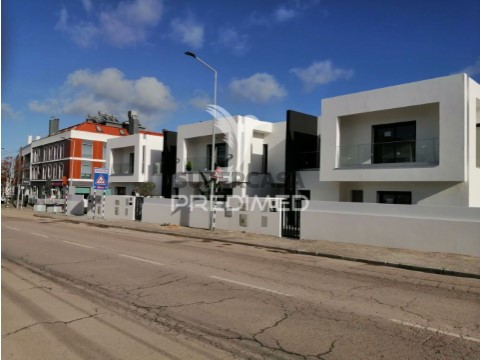 Moradia T4 em Corroios, Seixal