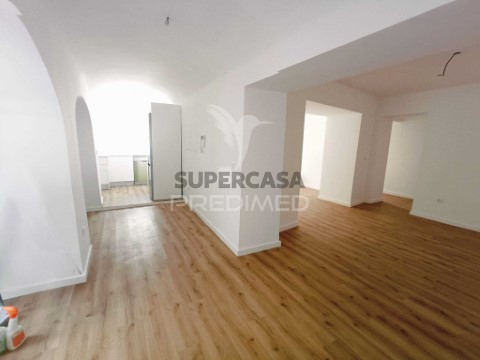 Apartamento T2 em Salvador e Santa Maria da Feira, Beja