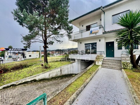 Moradia T4 em Sande (São Martinho), Guimarães