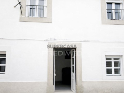 Moradia T4 em Alcains, Castelo Branco