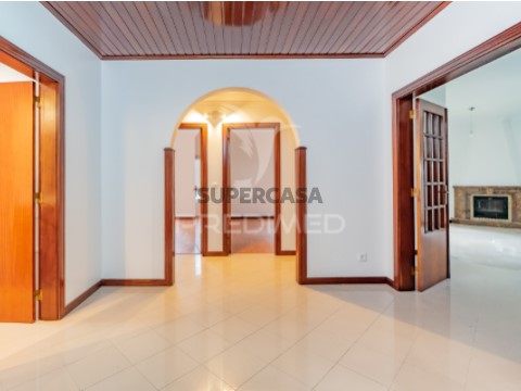 Apartamento T4 em Alfragide, Amadora