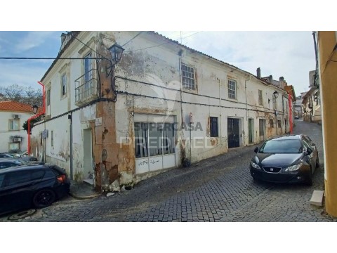 Prédio em Sé e São Lourenço, Portalegre