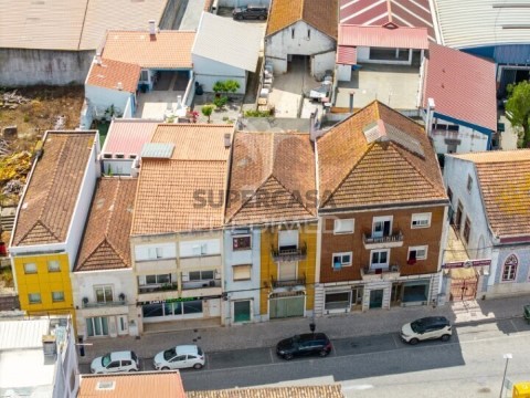 Prédio em Cartaxo e Vale da Pinta, Cartaxo