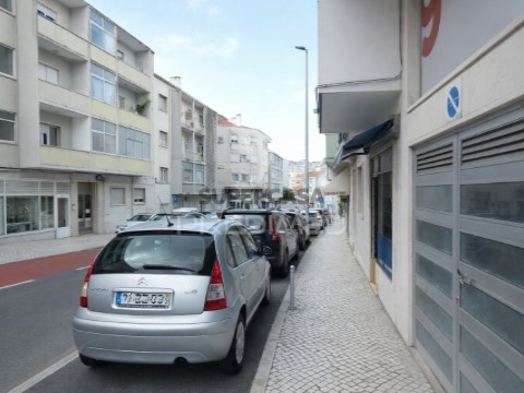 Garagem em Queluz, Sintra