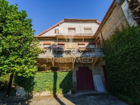 Moradia T8 em Oliveira, São Paio e São Sebastião, Guimarães