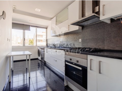 Apartamento T2 em Póvoa de Santo Adrião e Olival Basto, Odivelas