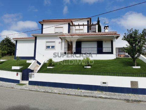 Moradia T9 em São João Baptista e Santa Maria dos Olivais, Tomar